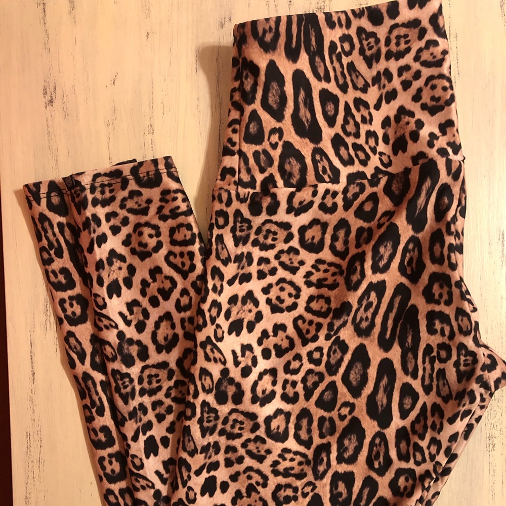 Onzie High Rise Leopard Legging